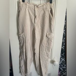 American Eagle Stretchy Cargo Pants.